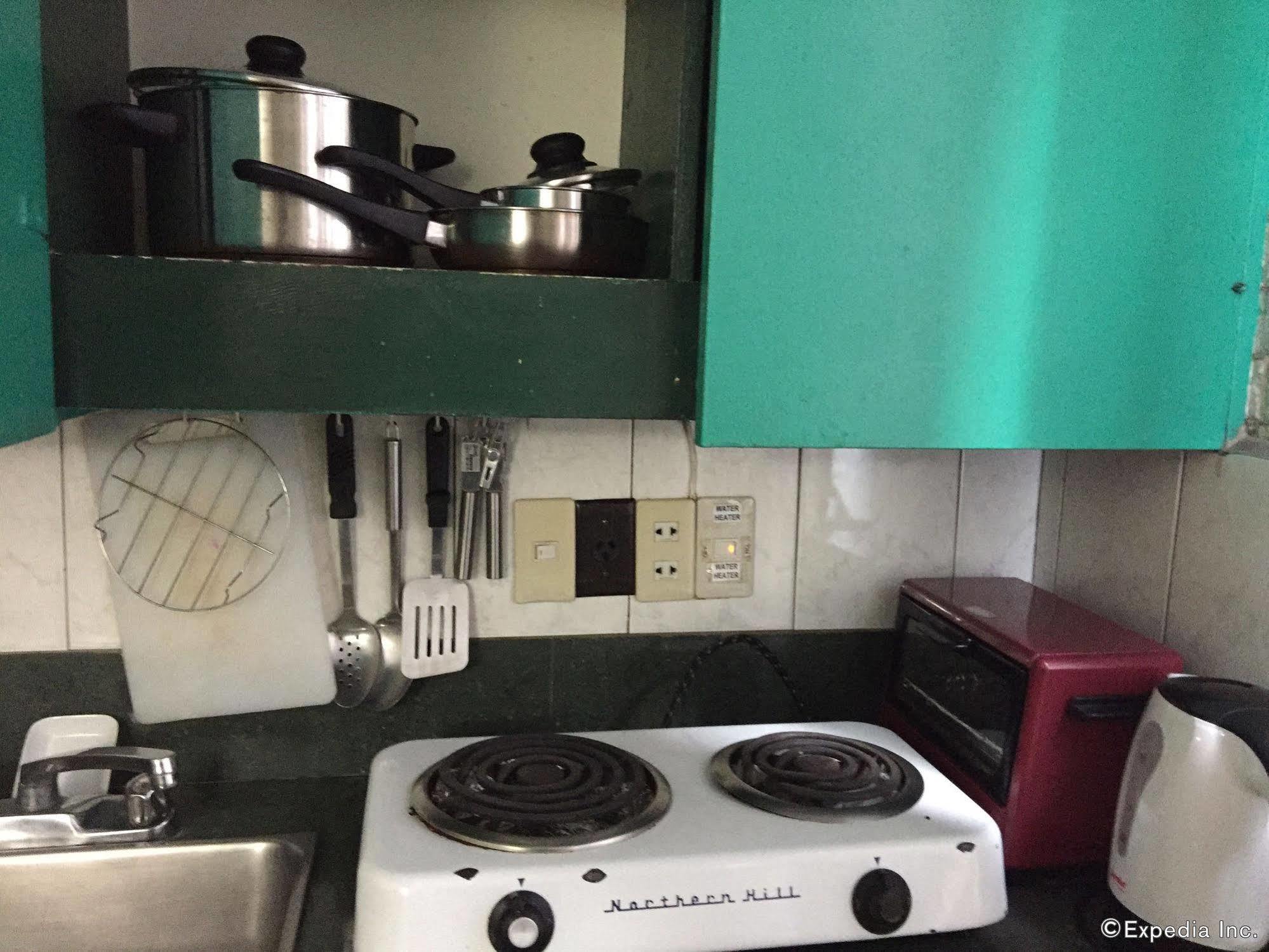 Reddoorz At Broadway Court Apartelle 케손시티 외부 사진